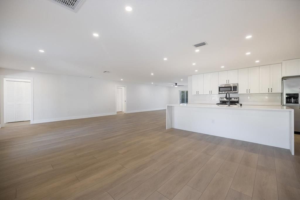 For Rent: $4,100 (4 beds, 3 baths, 2477 Square Feet)