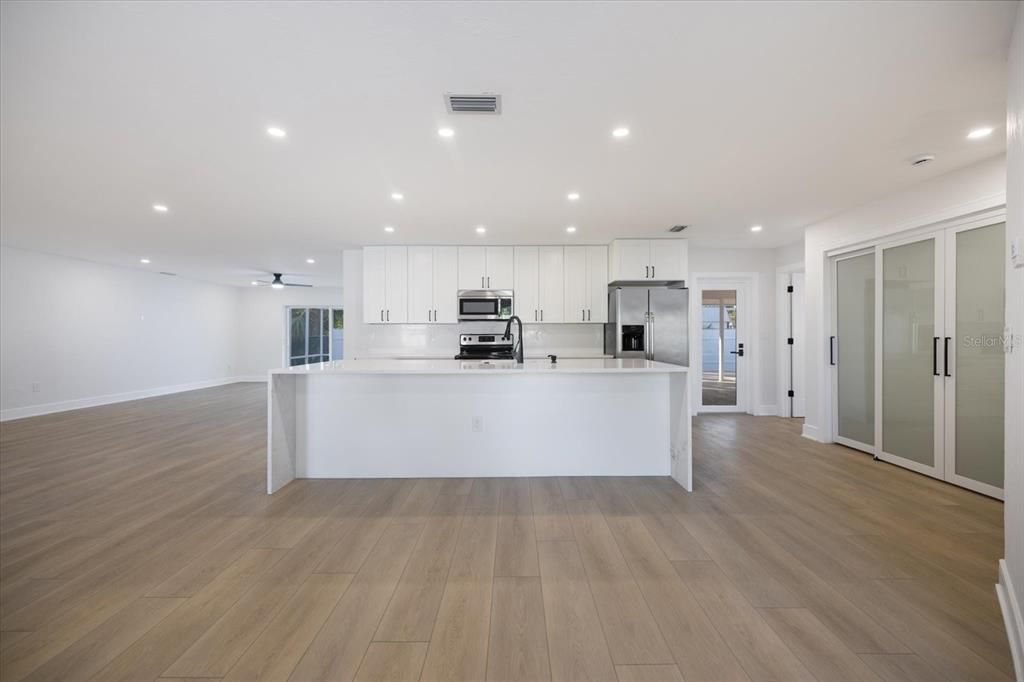 For Rent: $4,100 (4 beds, 3 baths, 2477 Square Feet)