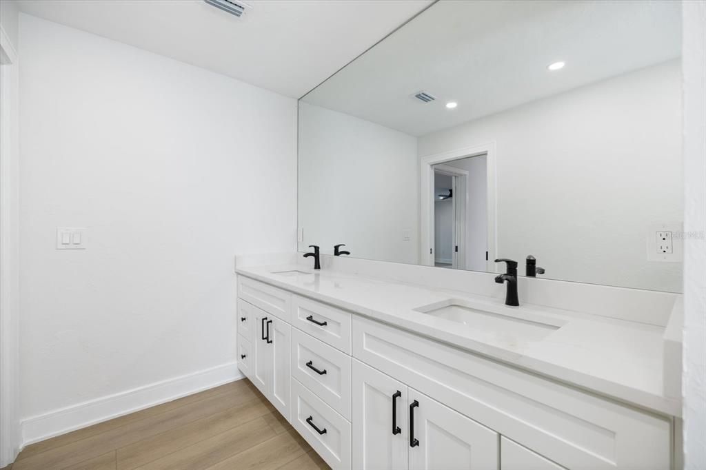 For Rent: $4,100 (4 beds, 3 baths, 2477 Square Feet)