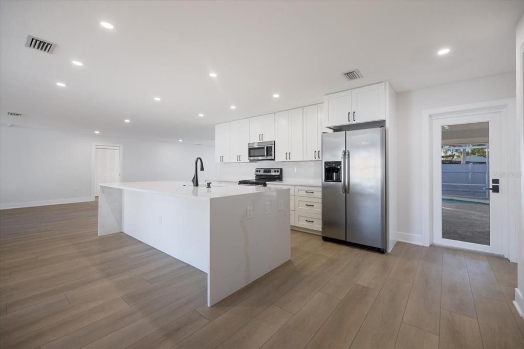 For Rent: $4,100 (4 beds, 3 baths, 2477 Square Feet)