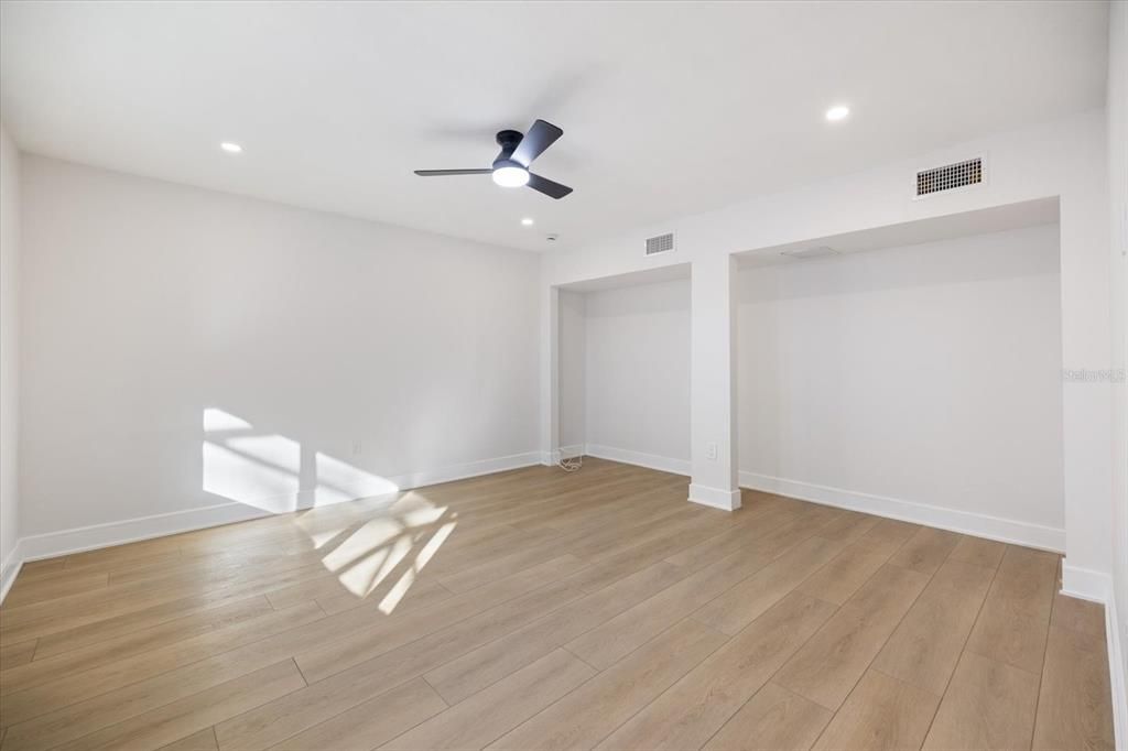 For Rent: $4,100 (4 beds, 3 baths, 2477 Square Feet)