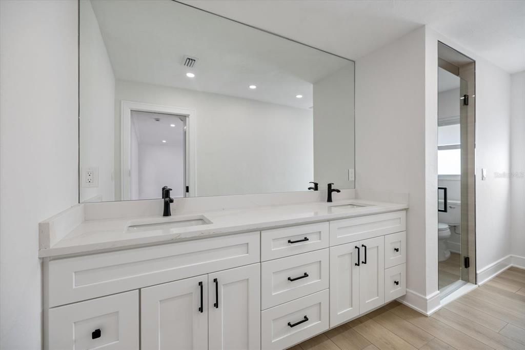 For Rent: $4,100 (4 beds, 3 baths, 2477 Square Feet)