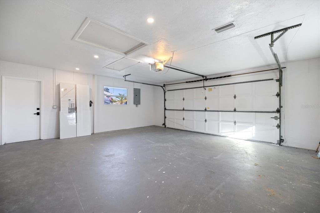 For Rent: $4,100 (4 beds, 3 baths, 2477 Square Feet)