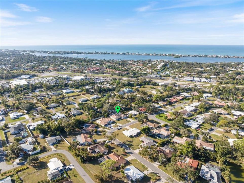 For Rent: $4,100 (4 beds, 3 baths, 2477 Square Feet)