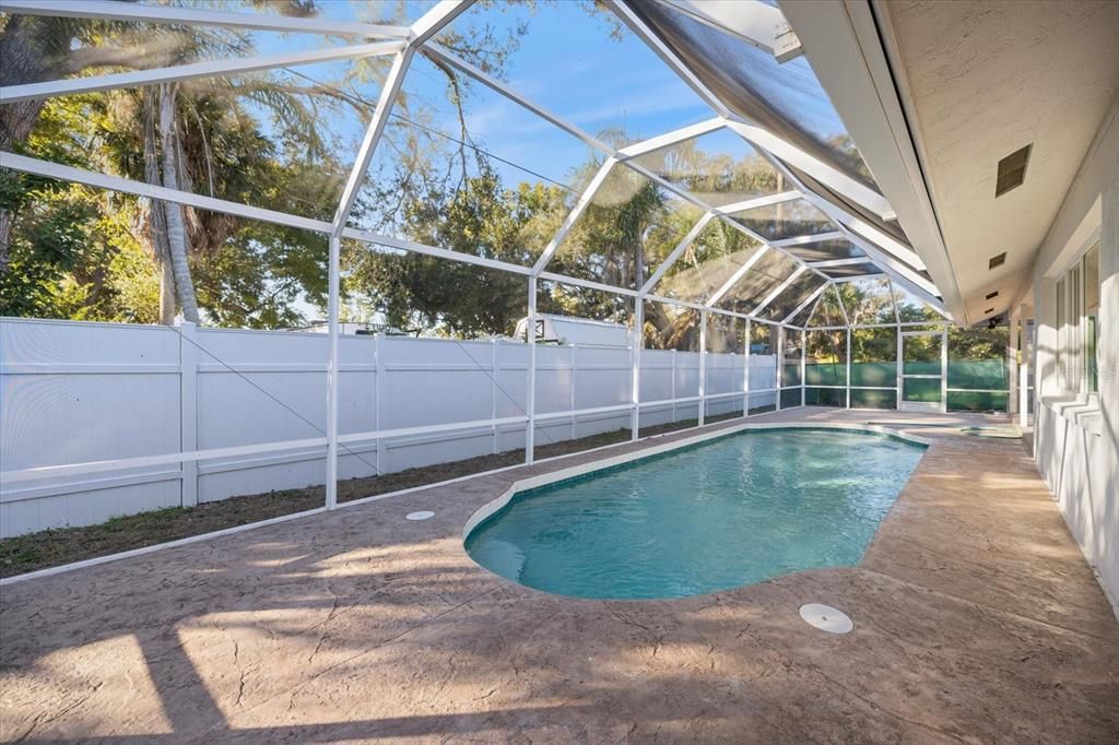 For Rent: $4,100 (4 beds, 3 baths, 2477 Square Feet)