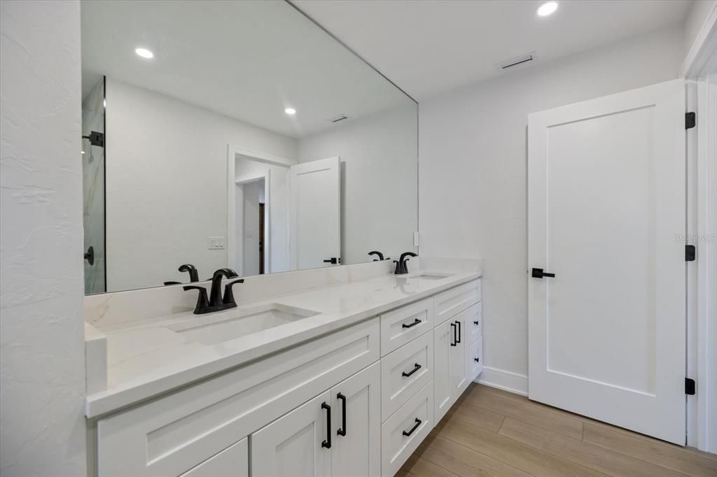 For Rent: $4,100 (4 beds, 3 baths, 2477 Square Feet)