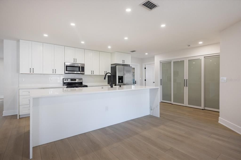 For Rent: $4,100 (4 beds, 3 baths, 2477 Square Feet)