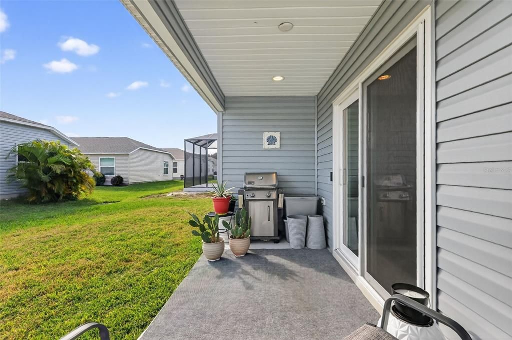 For Sale: $237,500 (2 beds, 2 baths, 979 Square Feet)