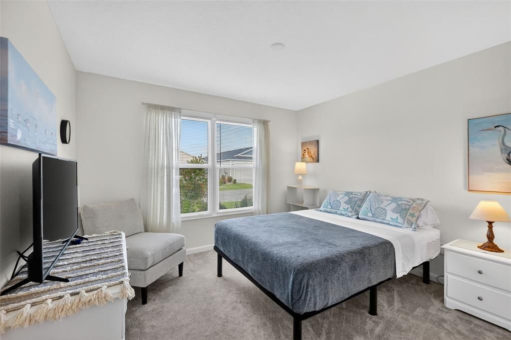 For Sale: $237,500 (2 beds, 2 baths, 979 Square Feet)