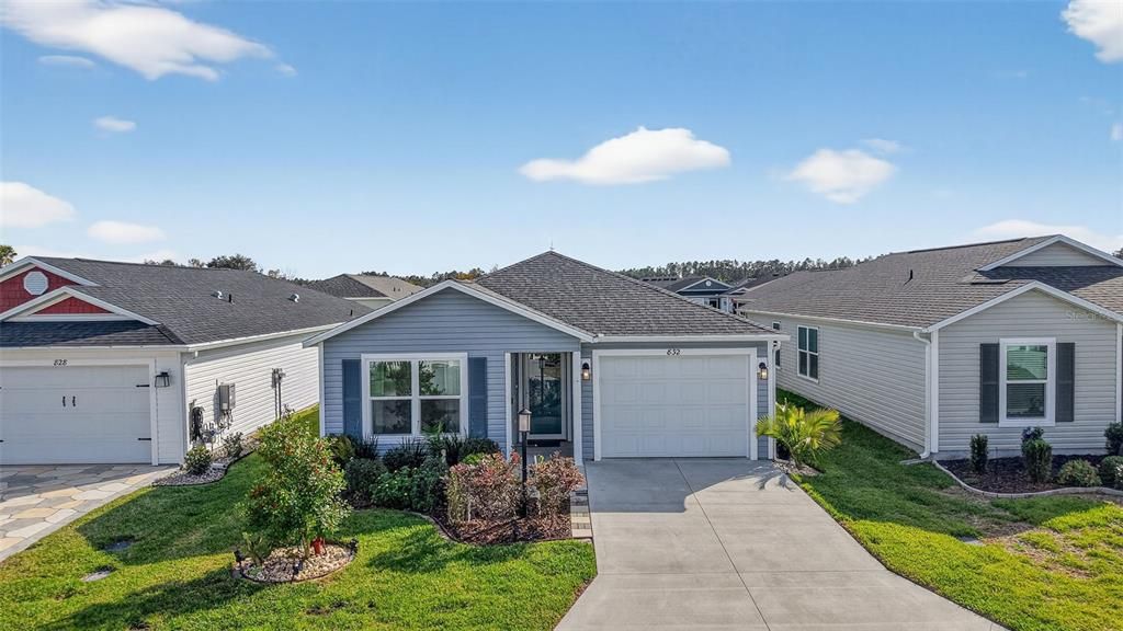 For Sale: $237,500 (2 beds, 2 baths, 979 Square Feet)