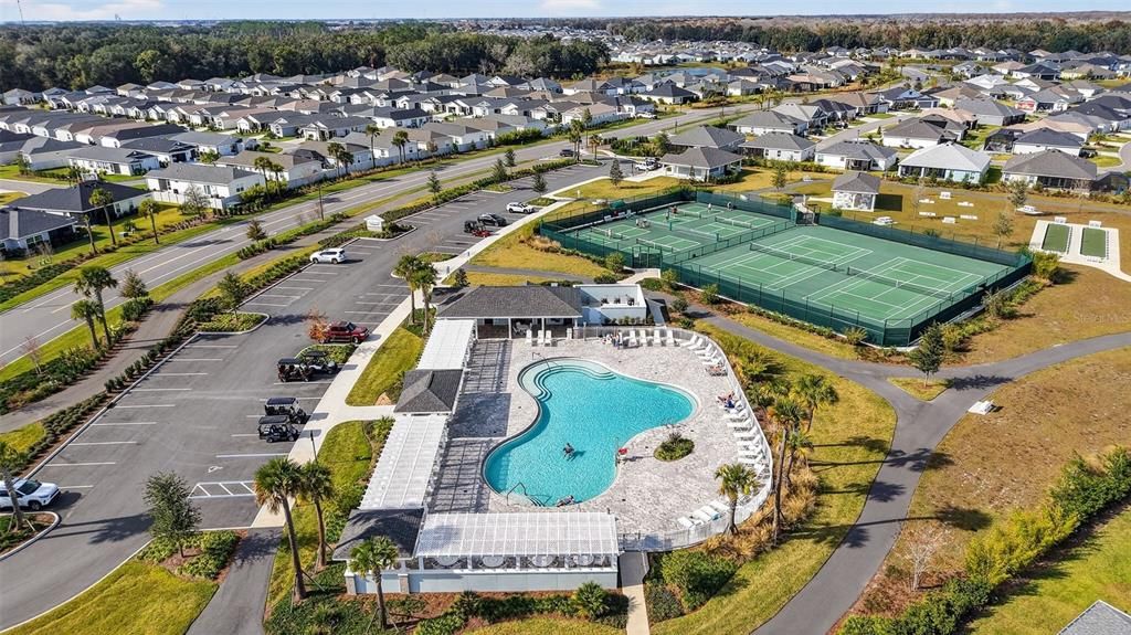 For Sale: $237,500 (2 beds, 2 baths, 979 Square Feet)