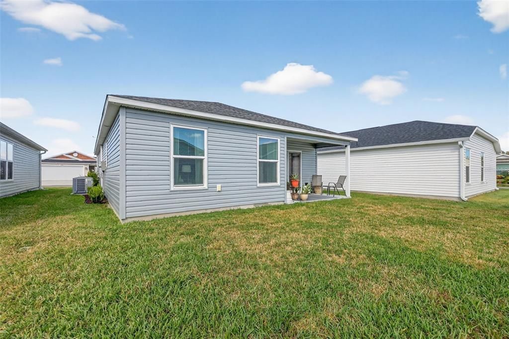 For Sale: $237,500 (2 beds, 2 baths, 979 Square Feet)