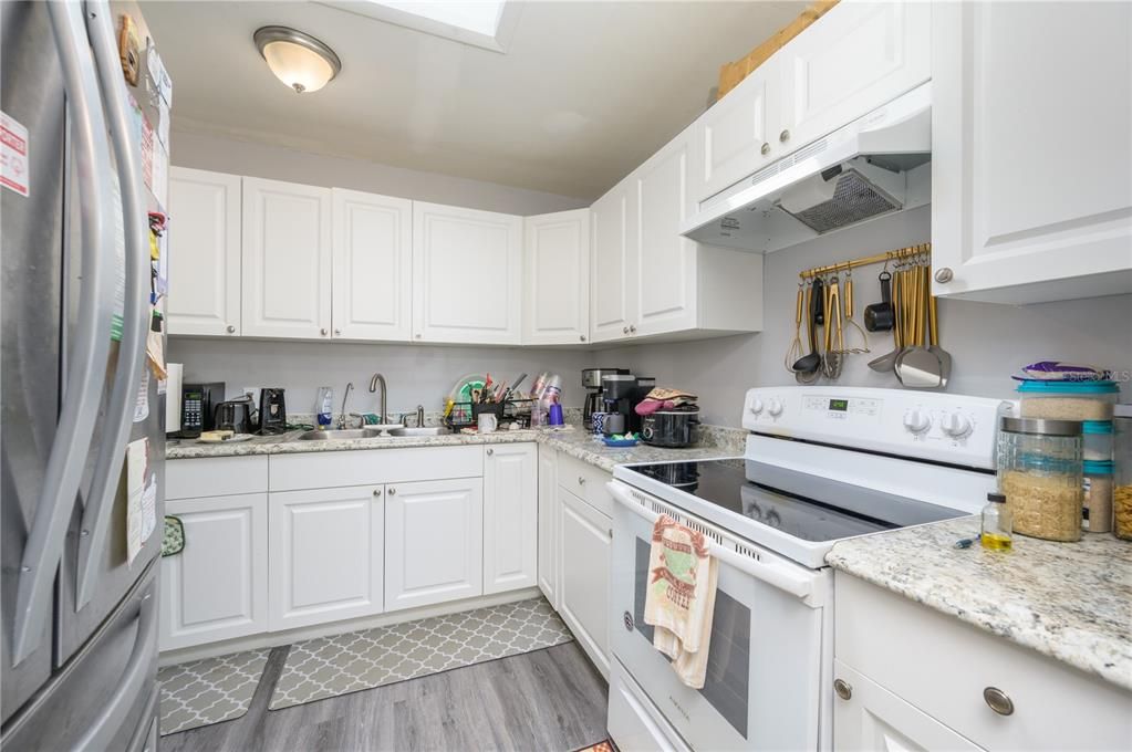 For Sale: $300,000 (3 beds, 1 baths, 1341 Square Feet)