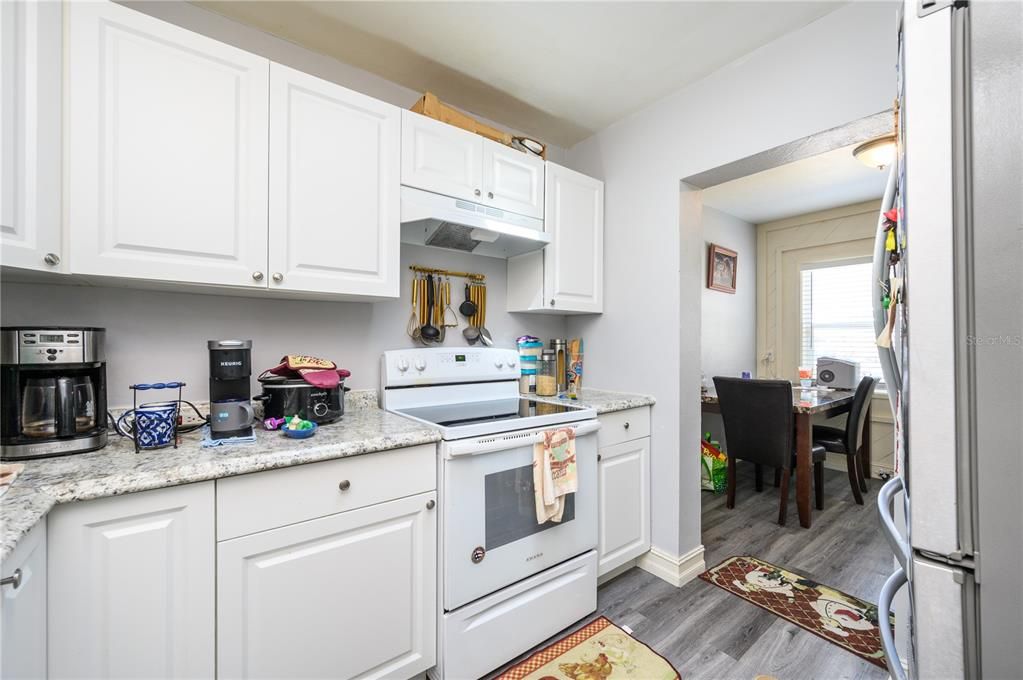 For Sale: $300,000 (3 beds, 1 baths, 1341 Square Feet)