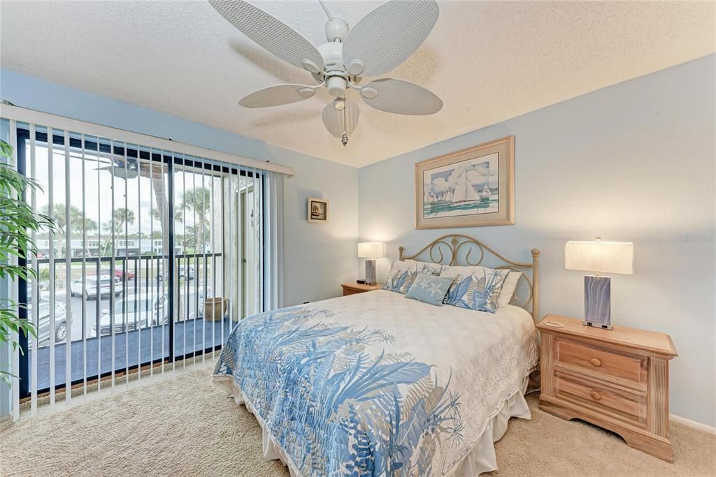 На продажу: $155,000 (2 спален, 2 ванн, 1178 Квадратных фут)