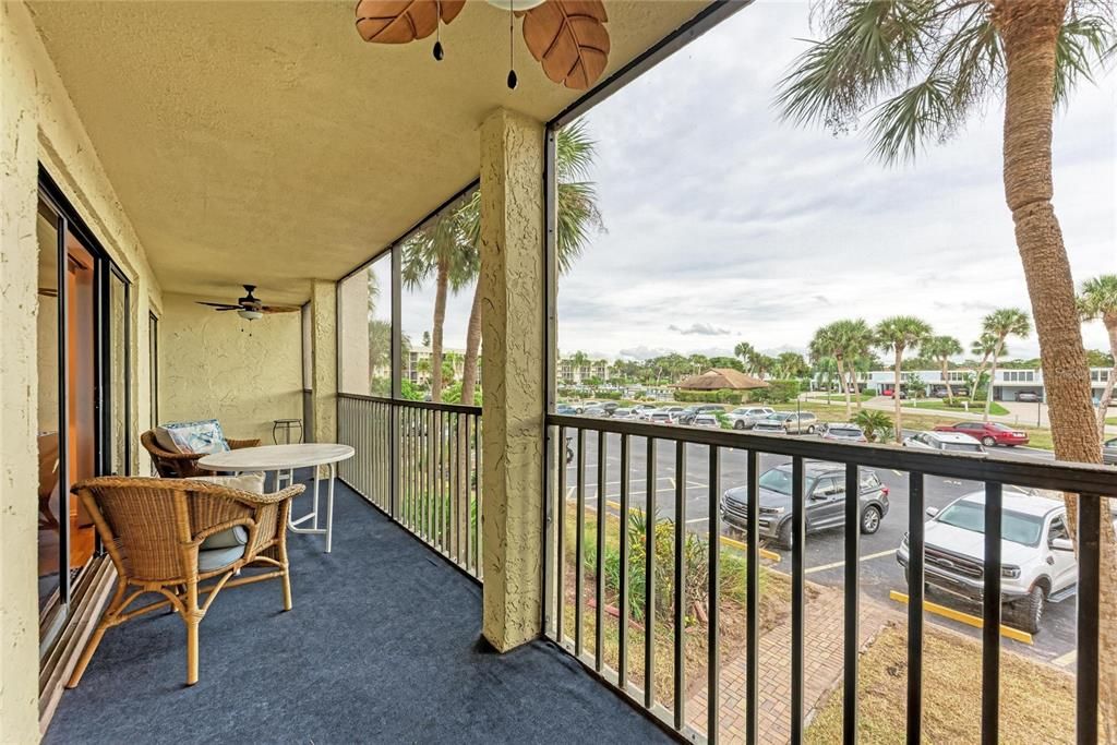 На продажу: $155,000 (2 спален, 2 ванн, 1178 Квадратных фут)