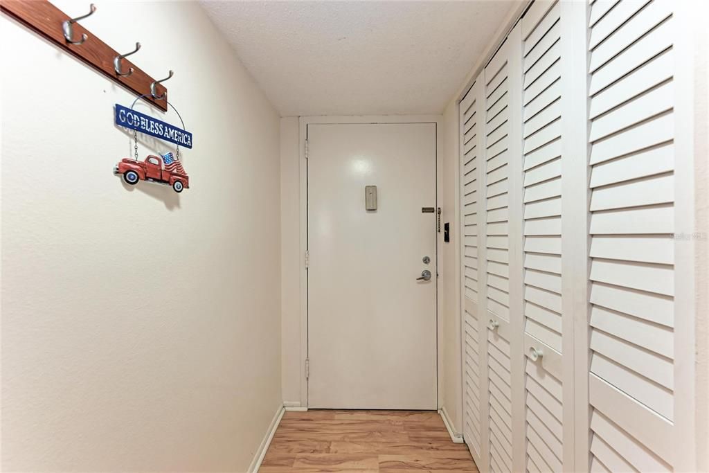 На продажу: $155,000 (2 спален, 2 ванн, 1178 Квадратных фут)