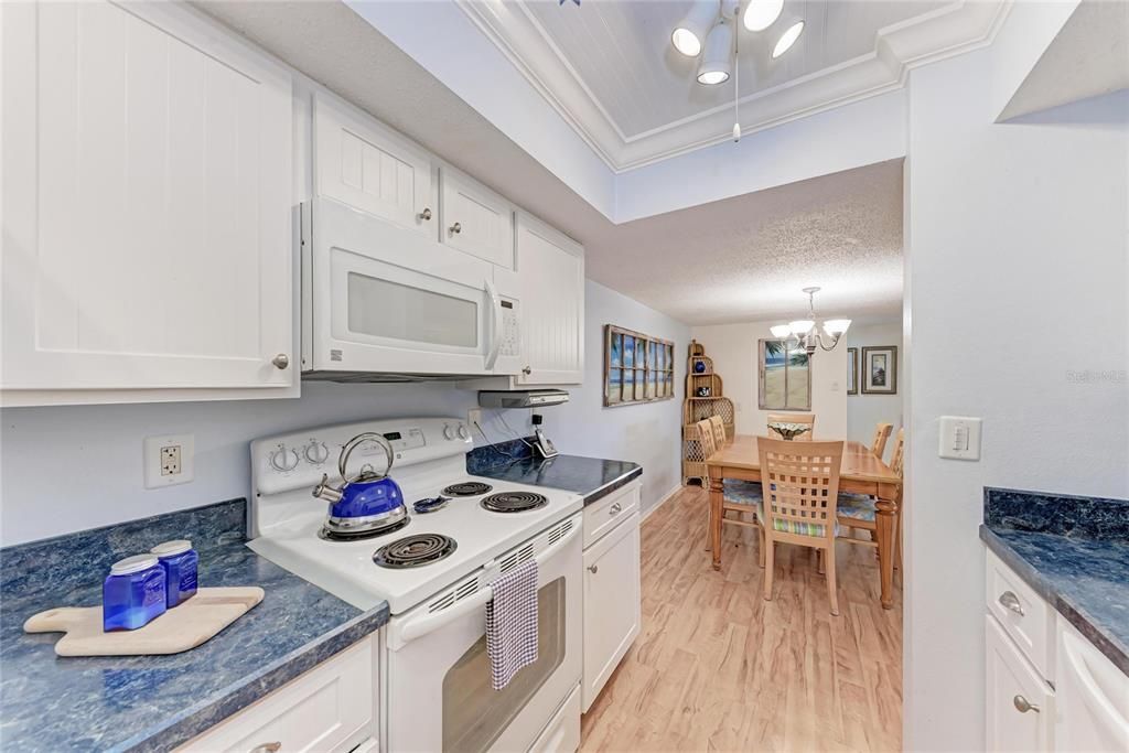 На продажу: $155,000 (2 спален, 2 ванн, 1178 Квадратных фут)