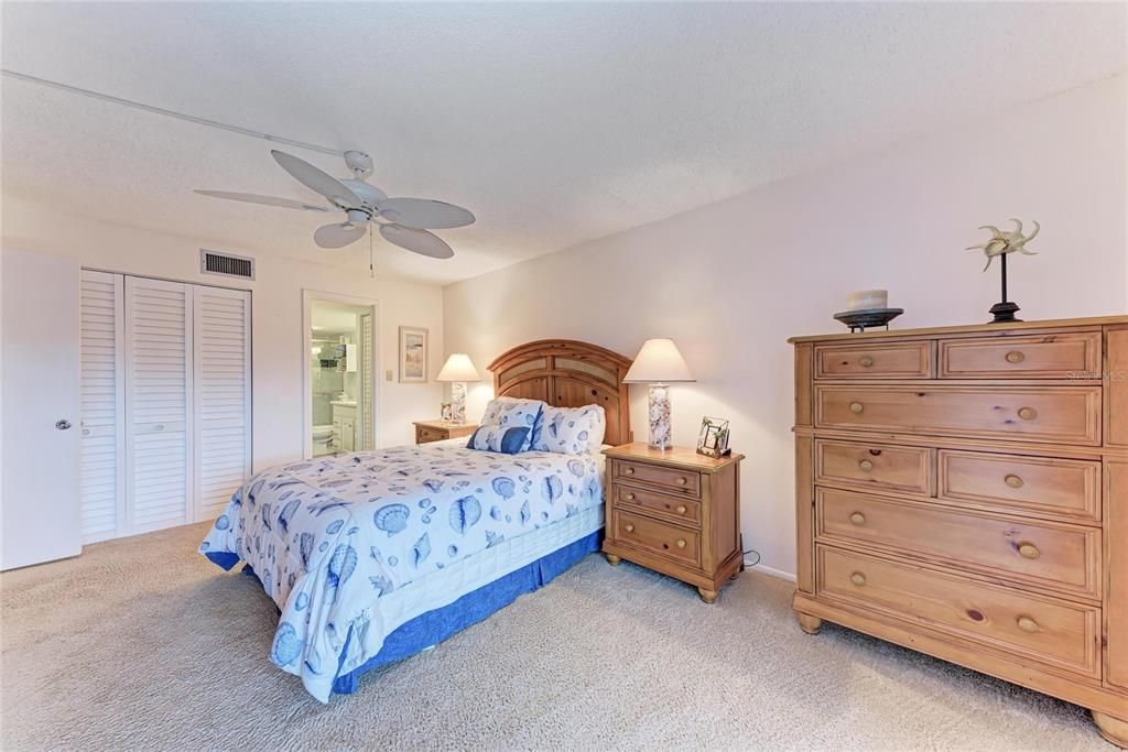 На продажу: $155,000 (2 спален, 2 ванн, 1178 Квадратных фут)