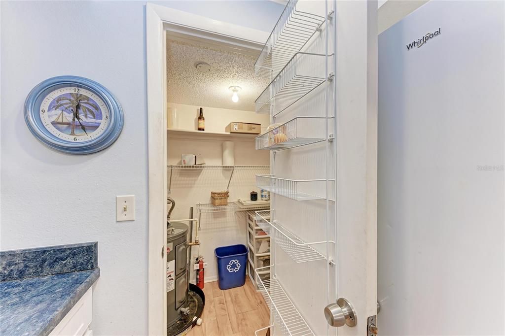 На продажу: $155,000 (2 спален, 2 ванн, 1178 Квадратных фут)