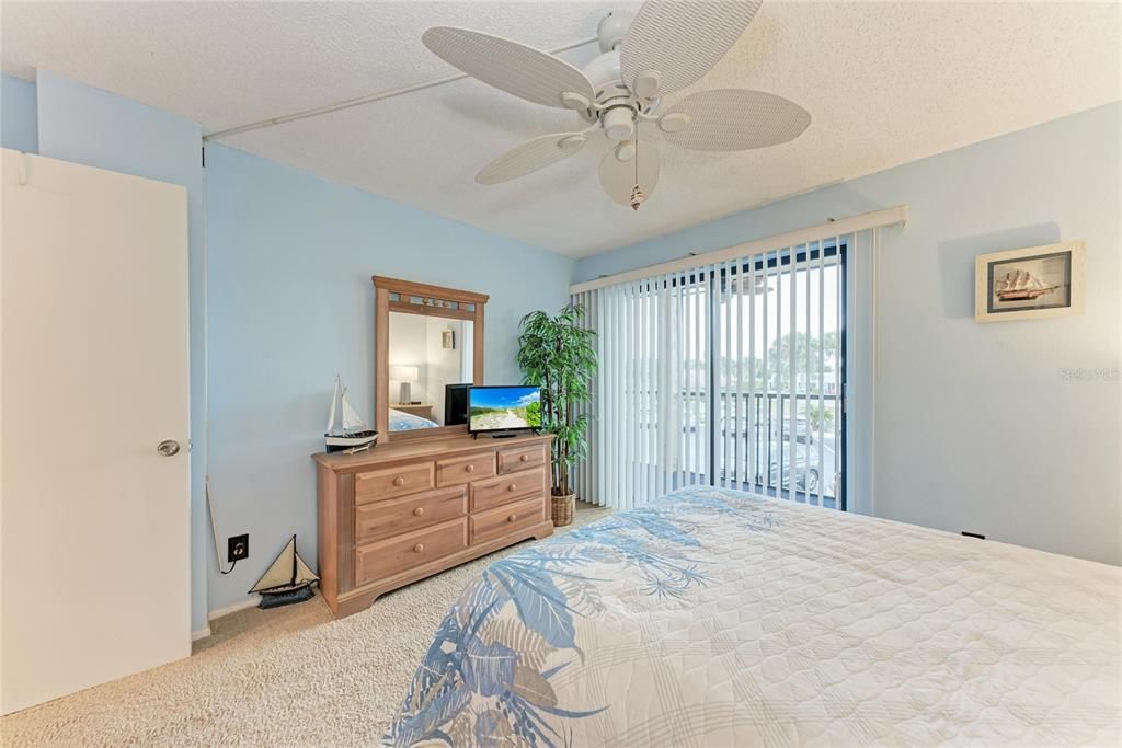 На продажу: $155,000 (2 спален, 2 ванн, 1178 Квадратных фут)