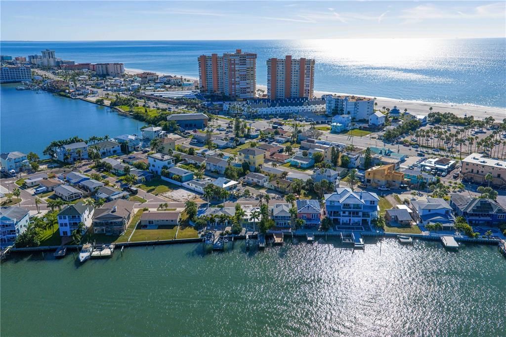 待售: $550,000 (2 贝兹, 1 浴室, 775 平方英尺)