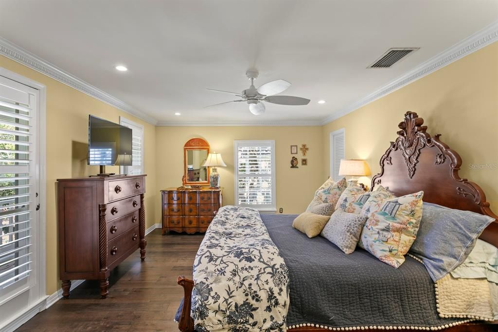 For Sale: $1,100,000 (4 beds, 3 baths, 2870 Square Feet)