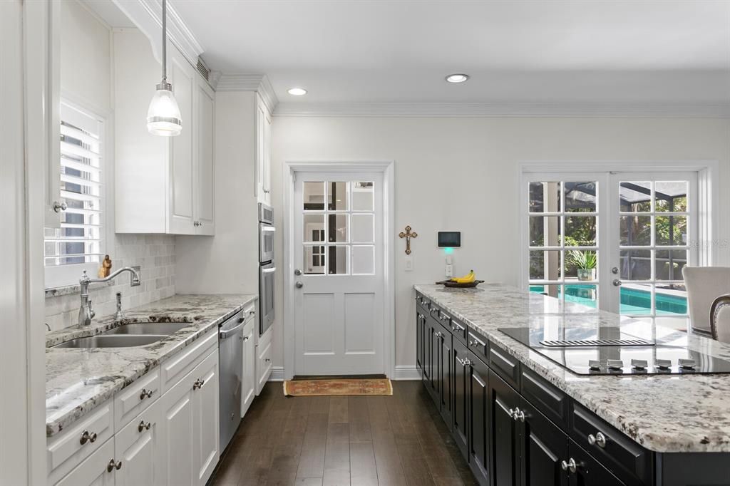 For Sale: $1,100,000 (4 beds, 3 baths, 2870 Square Feet)