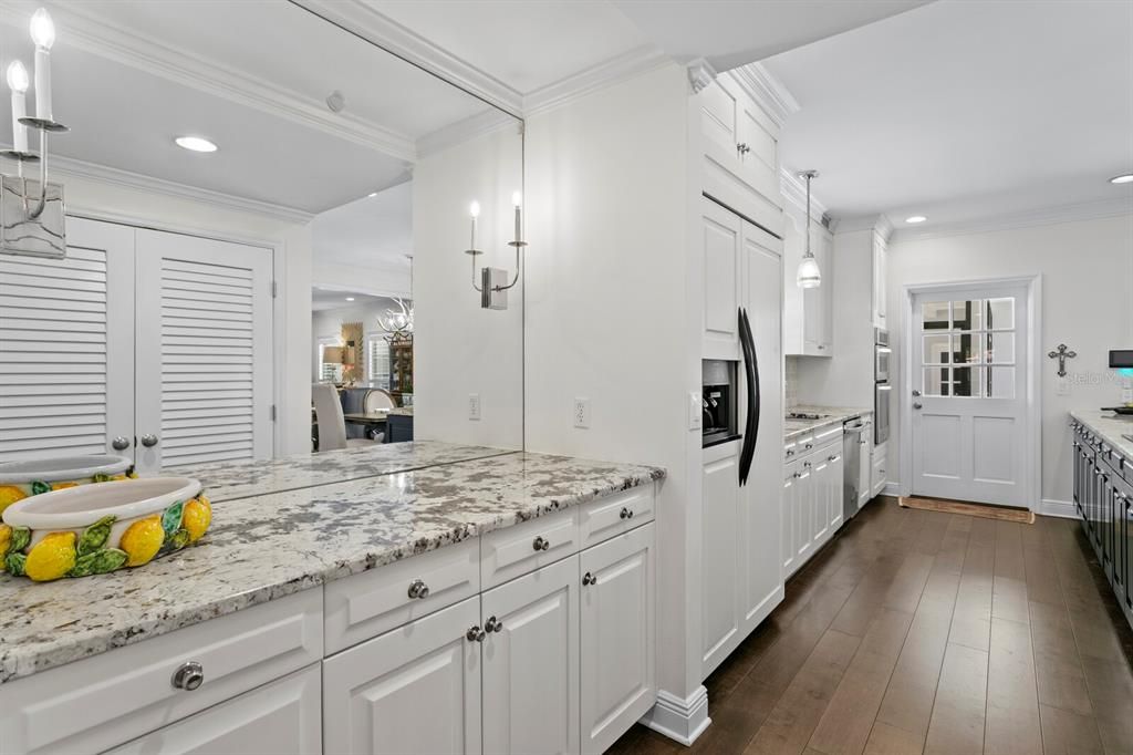 For Sale: $1,100,000 (4 beds, 3 baths, 2870 Square Feet)