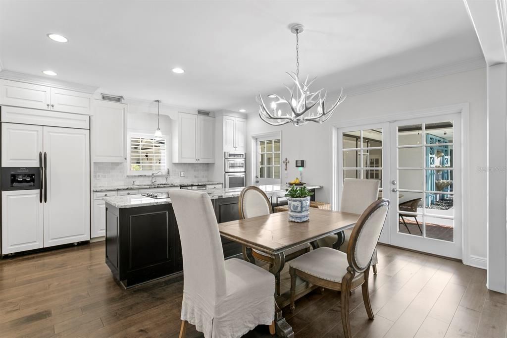 For Sale: $1,100,000 (4 beds, 3 baths, 2870 Square Feet)