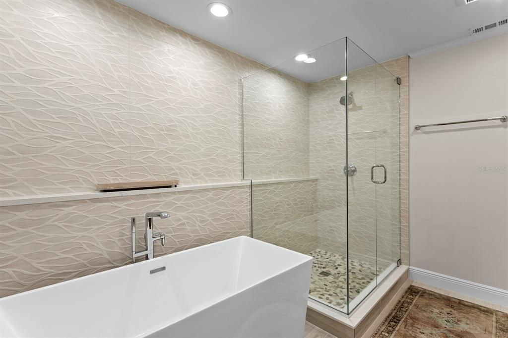 For Sale: $1,100,000 (4 beds, 3 baths, 2870 Square Feet)