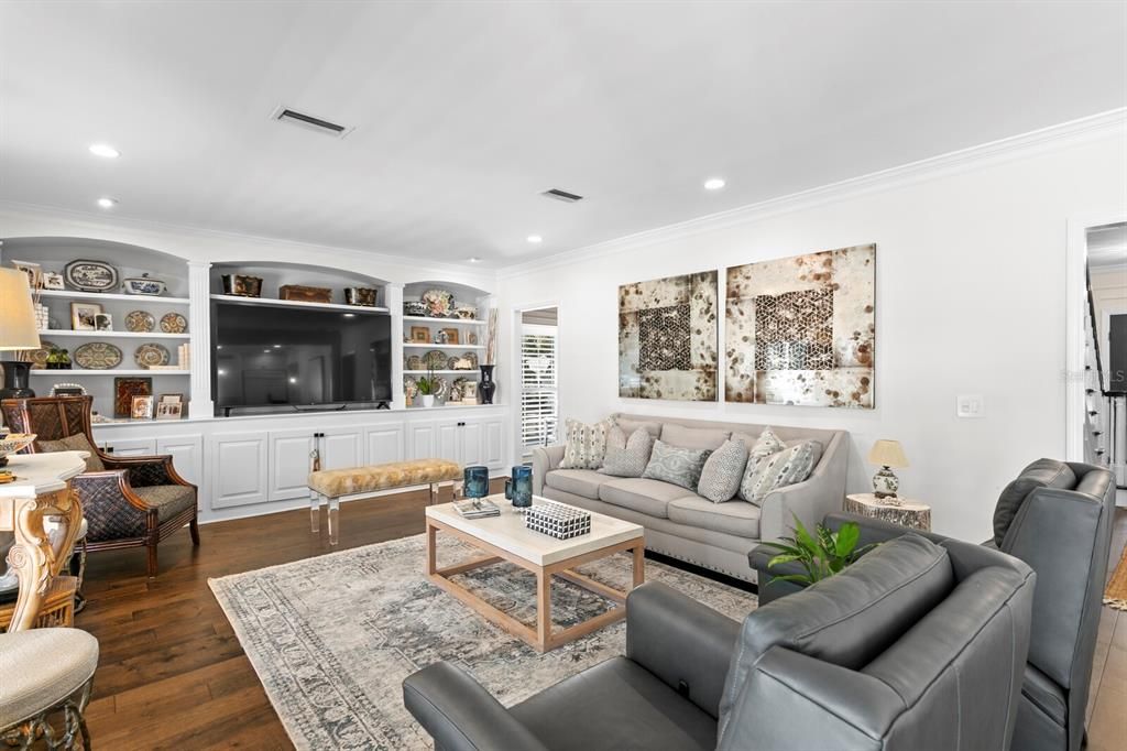 For Sale: $1,100,000 (4 beds, 3 baths, 2870 Square Feet)