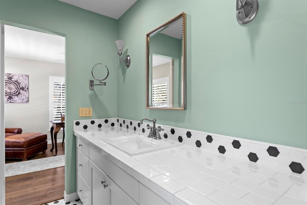 For Sale: $1,100,000 (4 beds, 3 baths, 2870 Square Feet)