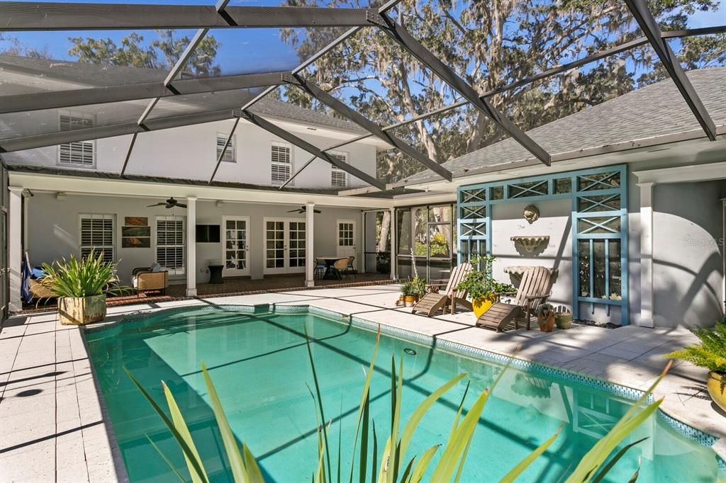 For Sale: $1,100,000 (4 beds, 3 baths, 2870 Square Feet)