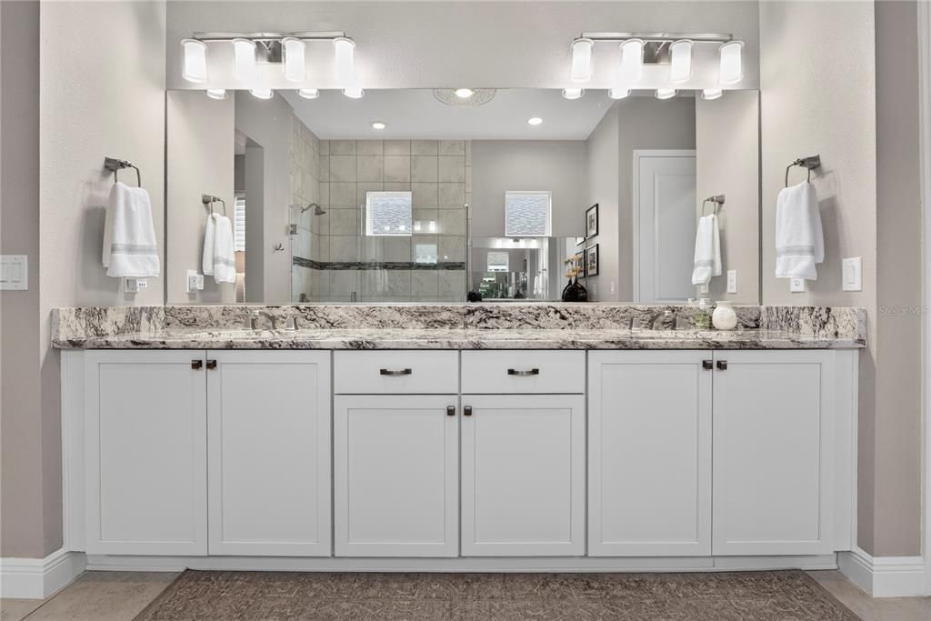 На продажу: $585,000 (2 спален, 2 ванн, 2563 Квадратных фут)