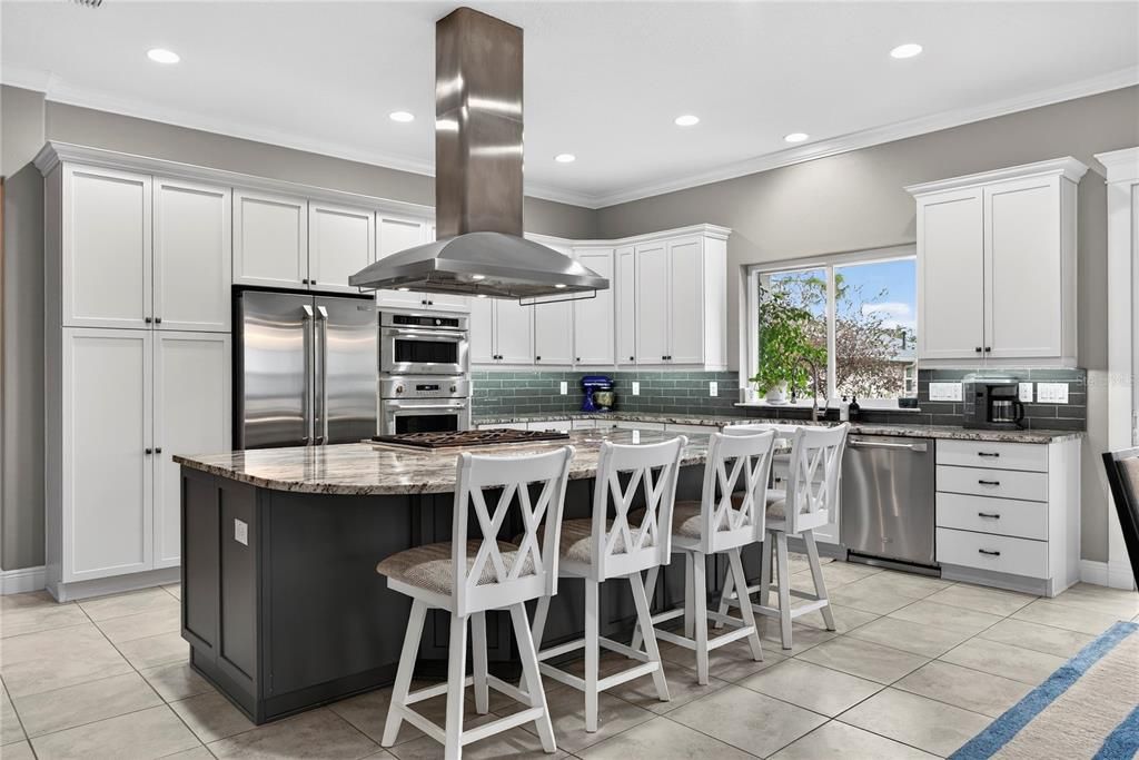 На продажу: $585,000 (2 спален, 2 ванн, 2563 Квадратных фут)