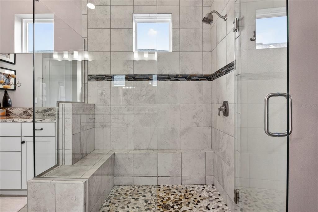 На продажу: $585,000 (2 спален, 2 ванн, 2563 Квадратных фут)