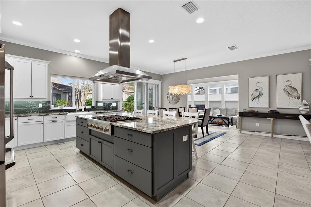 На продажу: $585,000 (2 спален, 2 ванн, 2563 Квадратных фут)