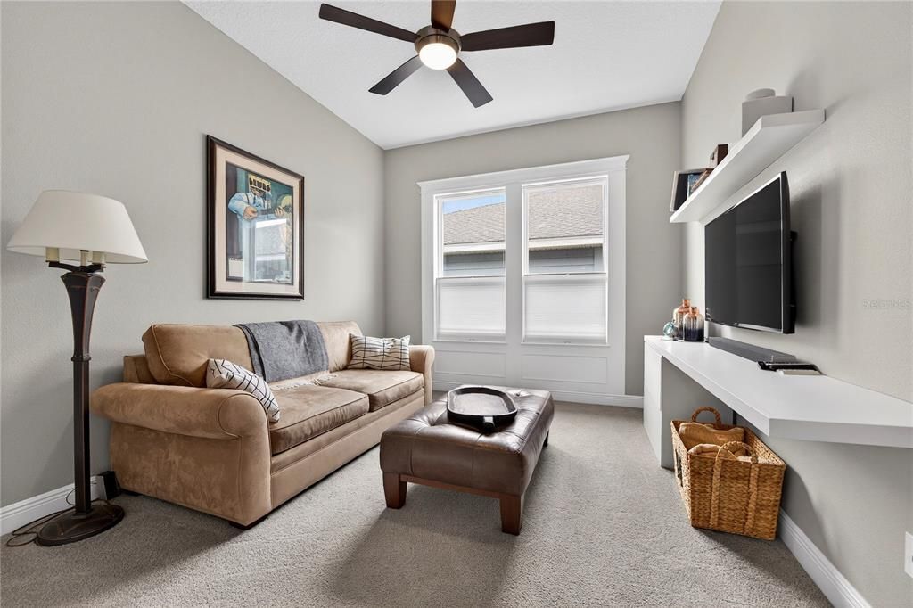 На продажу: $585,000 (2 спален, 2 ванн, 2563 Квадратных фут)