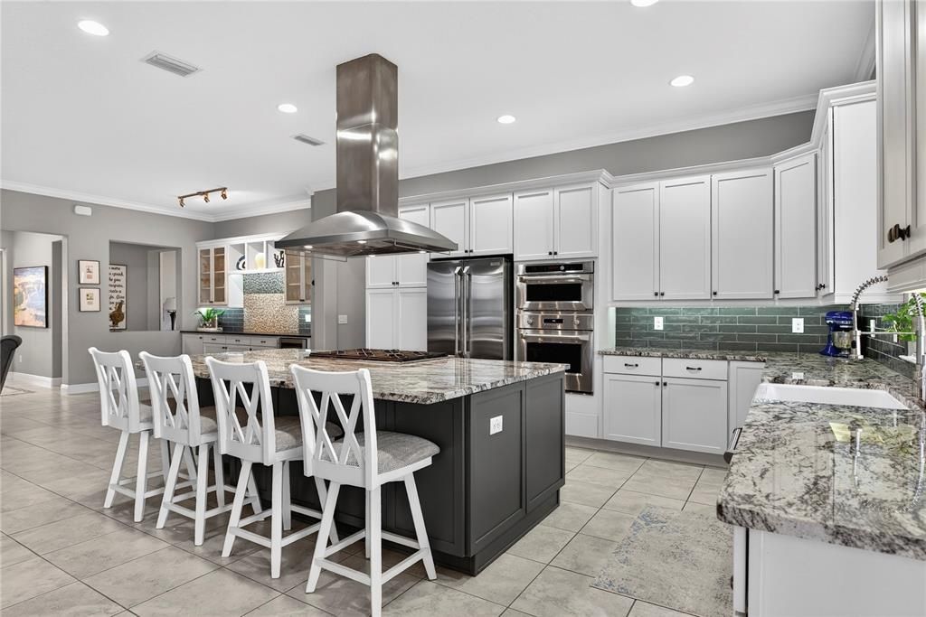 На продажу: $585,000 (2 спален, 2 ванн, 2563 Квадратных фут)