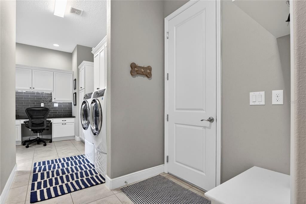 На продажу: $585,000 (2 спален, 2 ванн, 2563 Квадратных фут)