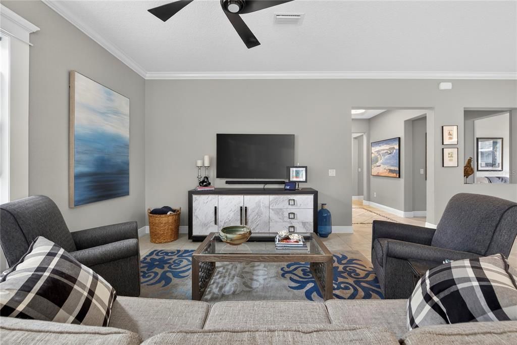 На продажу: $585,000 (2 спален, 2 ванн, 2563 Квадратных фут)