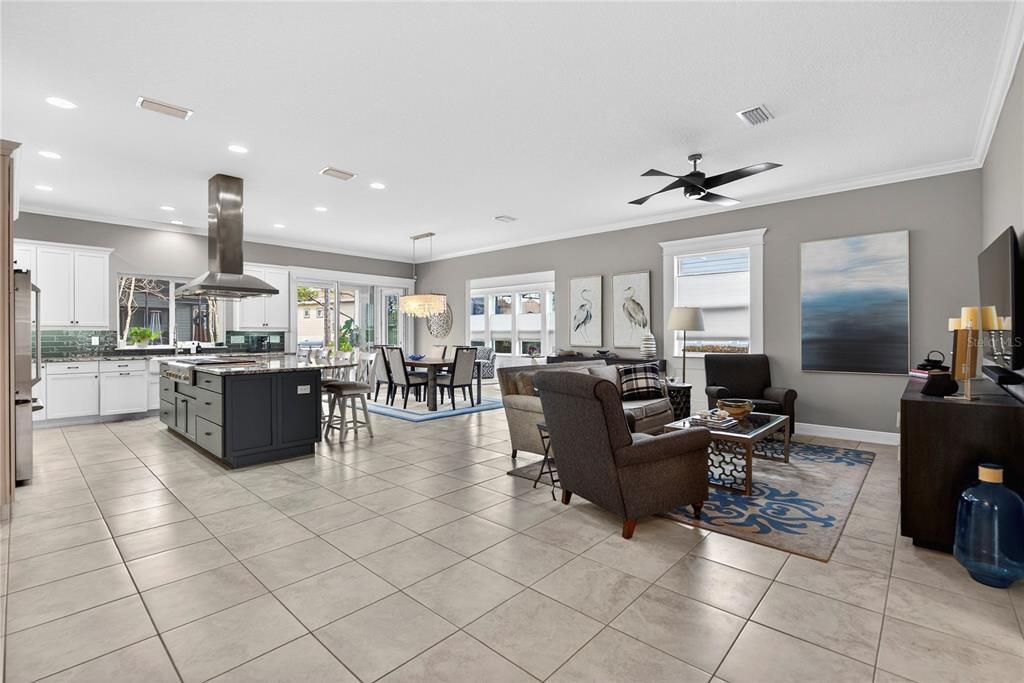 На продажу: $585,000 (2 спален, 2 ванн, 2563 Квадратных фут)