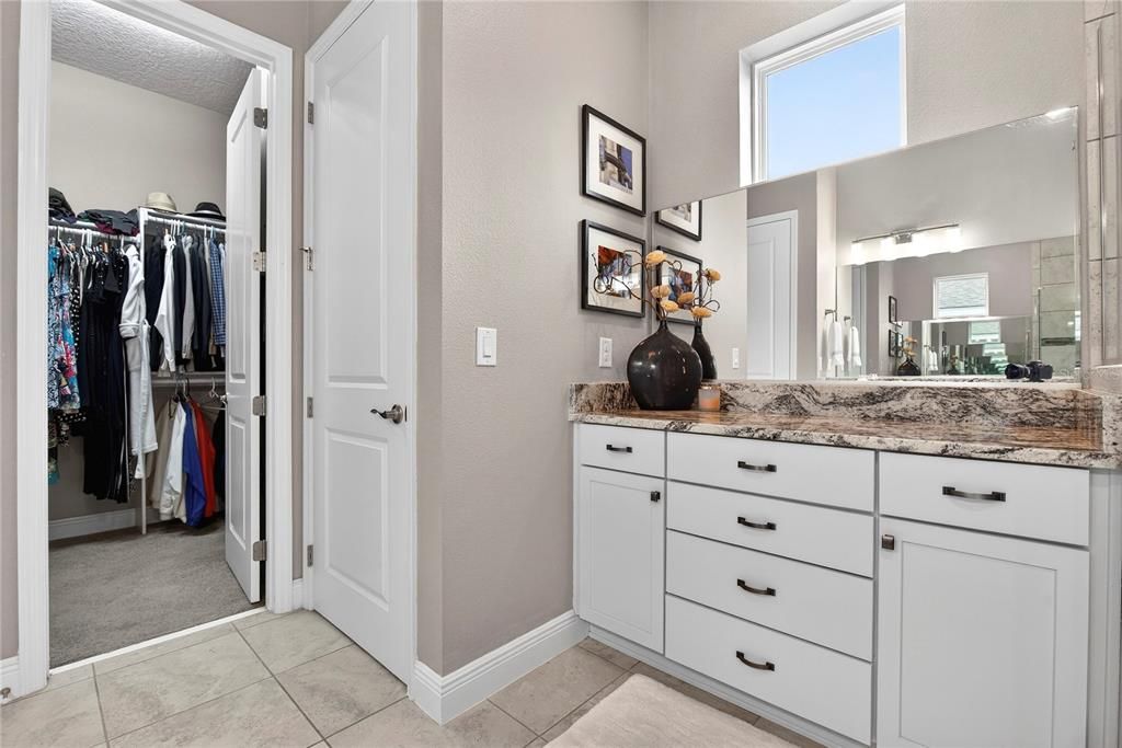 На продажу: $585,000 (2 спален, 2 ванн, 2563 Квадратных фут)