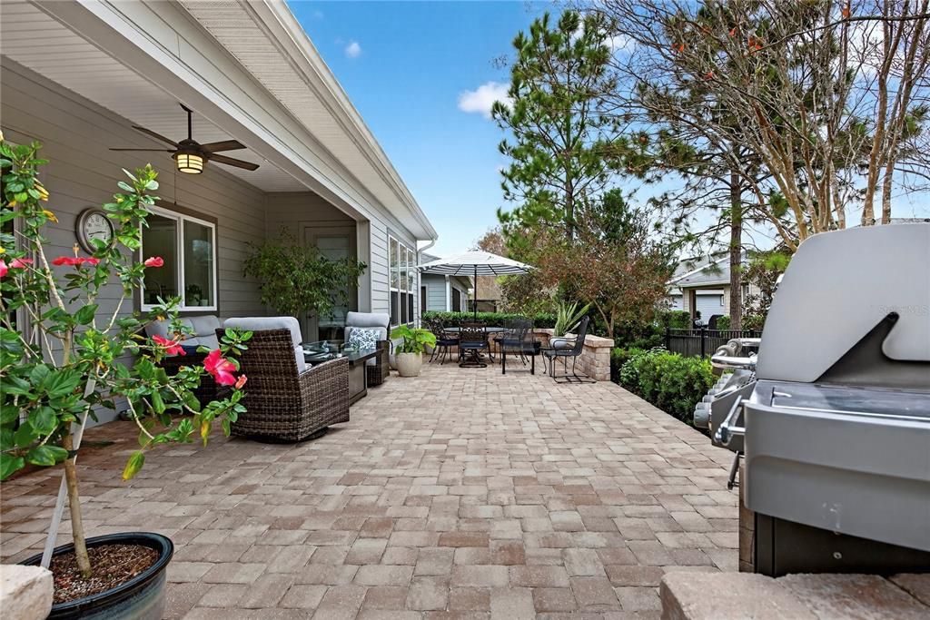 На продажу: $585,000 (2 спален, 2 ванн, 2563 Квадратных фут)