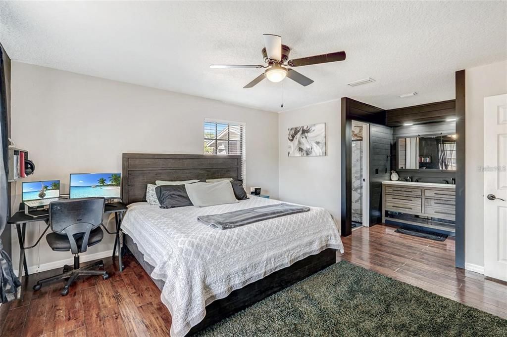 For Sale: $374,000 (3 beds, 2 baths, 1403 Square Feet)