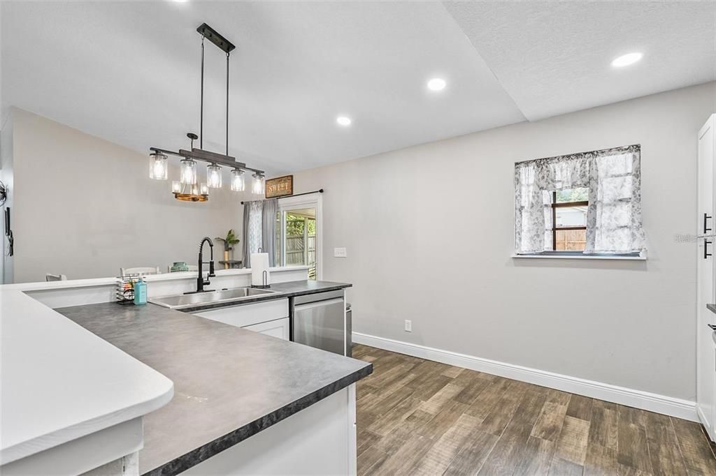 For Sale: $374,000 (3 beds, 2 baths, 1403 Square Feet)