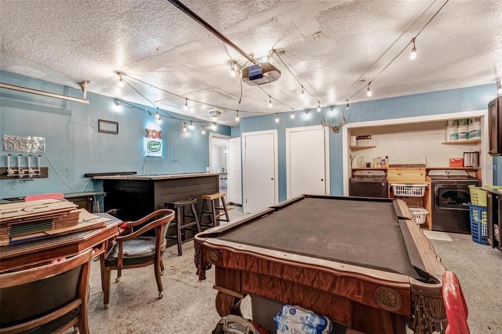 For Sale: $374,000 (3 beds, 2 baths, 1403 Square Feet)