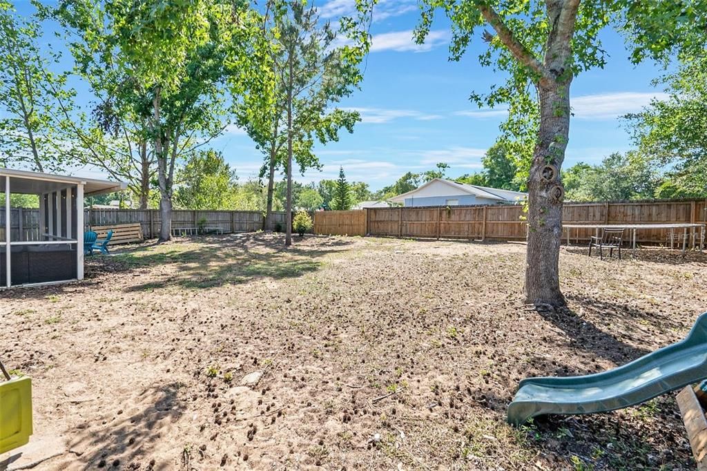 For Sale: $374,000 (3 beds, 2 baths, 1403 Square Feet)