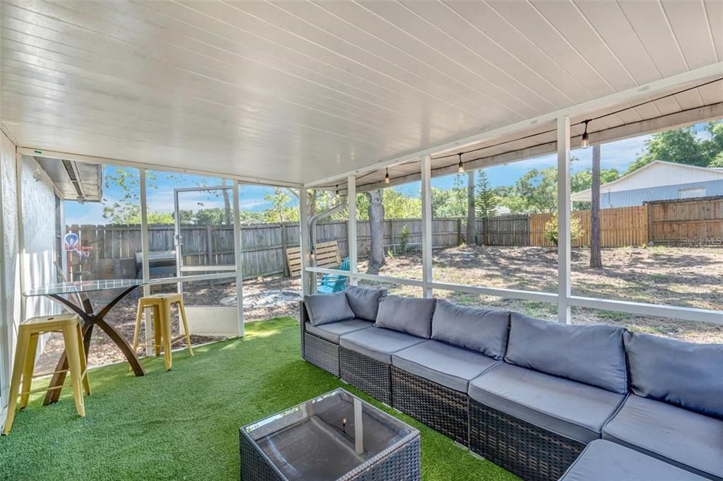 For Sale: $374,000 (3 beds, 2 baths, 1403 Square Feet)